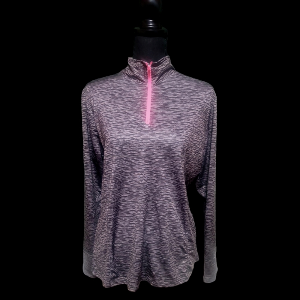 Women's athletic top